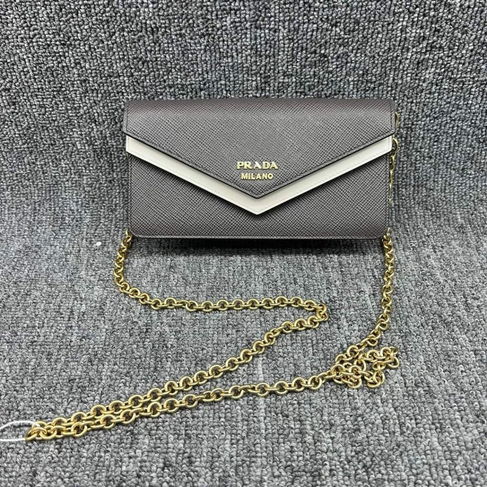 100% Authentic Prada Envelope Wallet on Chain Saffiano Leather - Picture 1 of 15